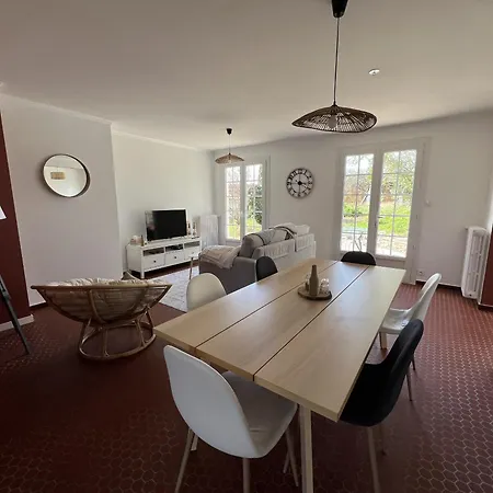 Hébergement de vacances Beausejour, Maison Coquette 3 Chambres Avec Wifi